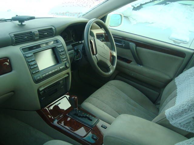 2000 Toyota Crown