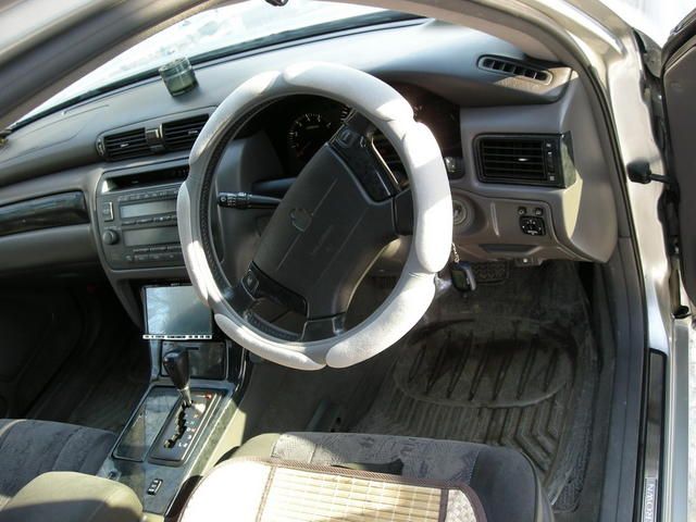 2000 Toyota Crown