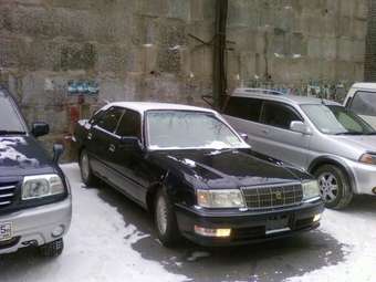 2000 Toyota Crown