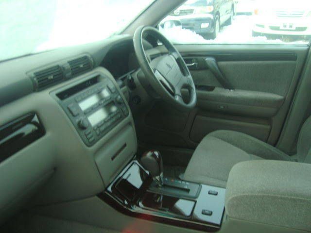 2000 Toyota Crown