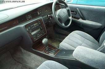 2000 Toyota Crown