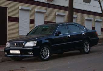 2000 Toyota Crown