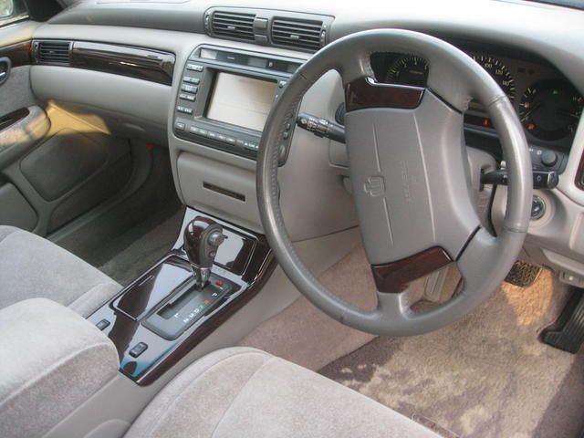 2000 Toyota Crown