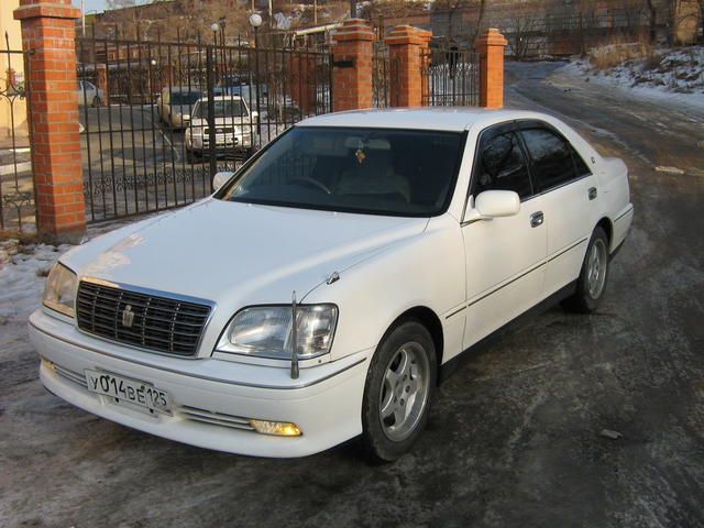 2000 Toyota Crown