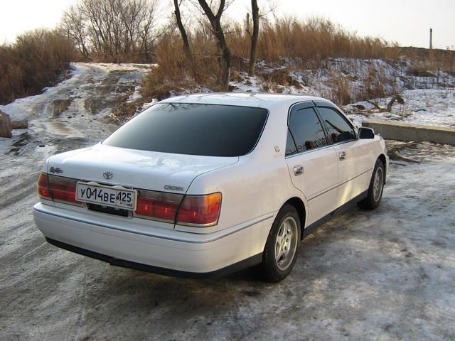 2000 Toyota Crown