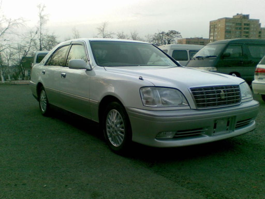 2000 Toyota Crown