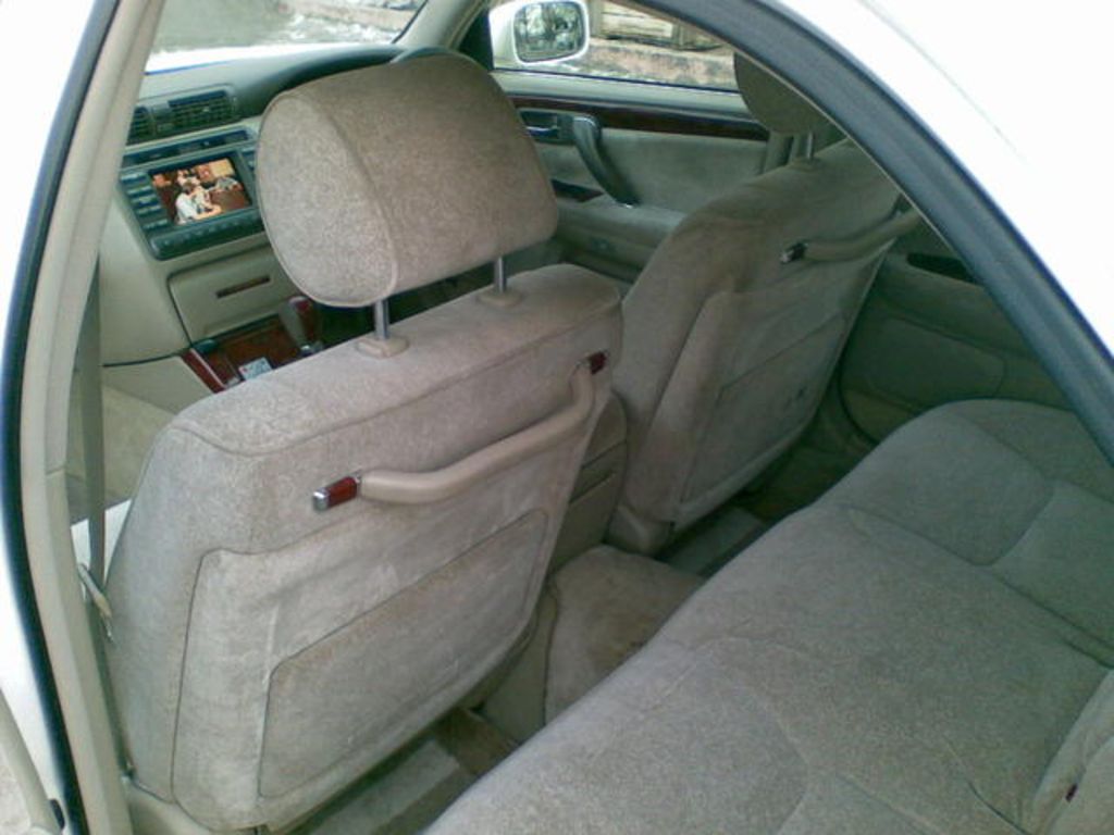 2000 Toyota Crown