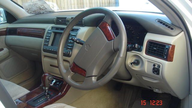 2000 Toyota Crown