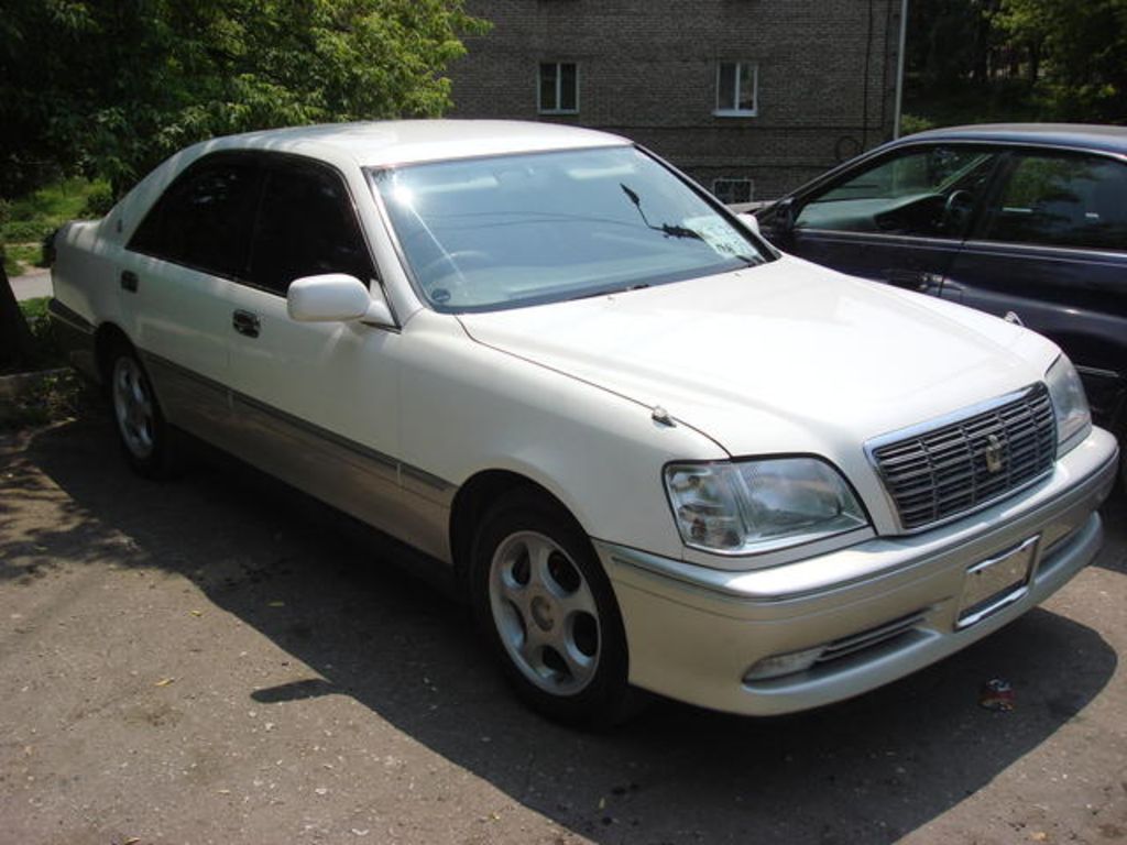 2000 Toyota Crown