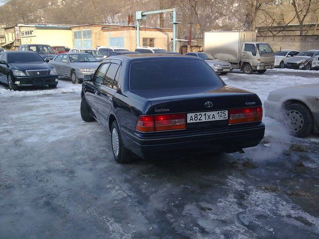 2000 Toyota Crown