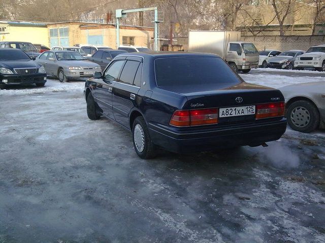 2000 Toyota Crown