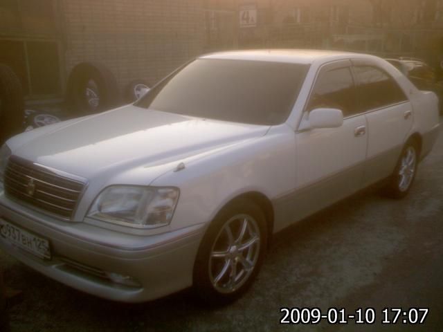 2000 Toyota Crown