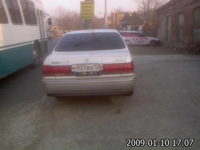 2000 Toyota Crown