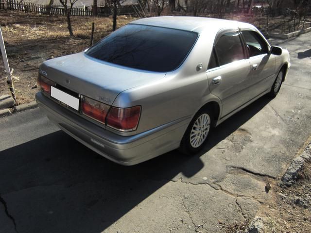 2000 Toyota Crown