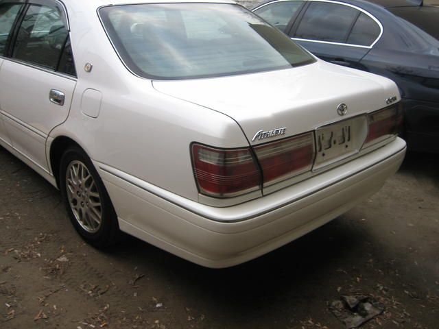 2000 Toyota Crown