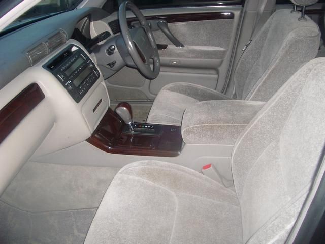 2000 Toyota Crown