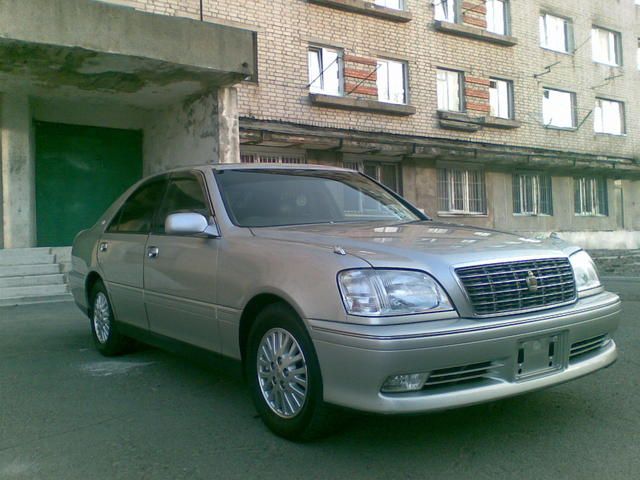 2000 Toyota Crown