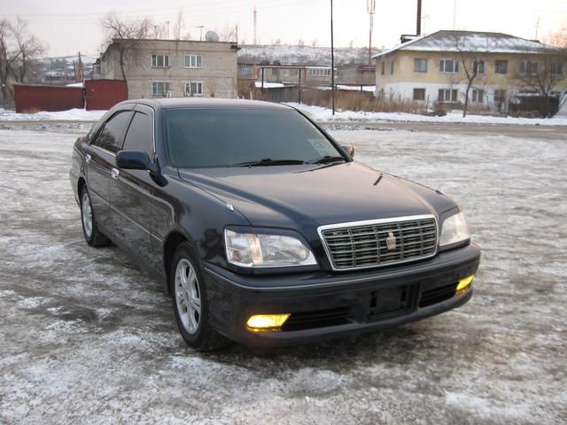 2000 Toyota Crown