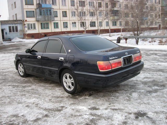 2000 Toyota Crown