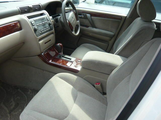 2000 Toyota Crown