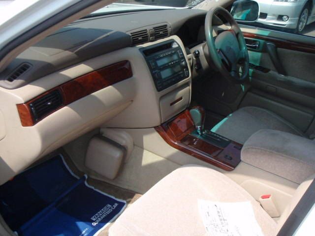 2000 Toyota Crown