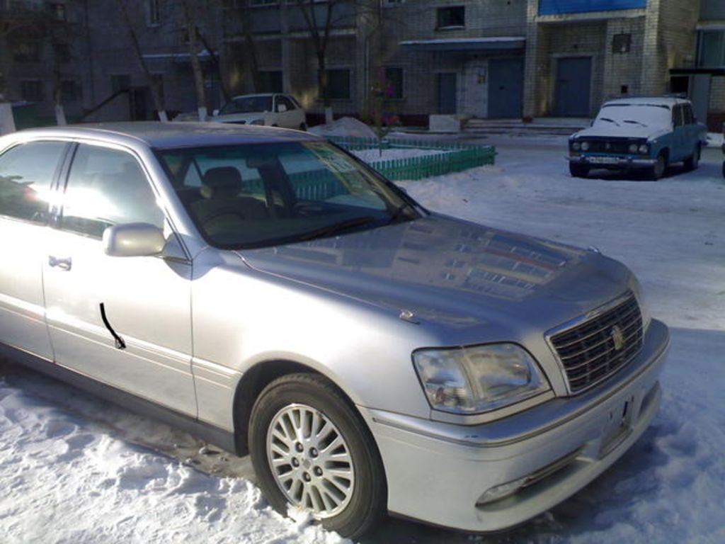 2000 Toyota Crown