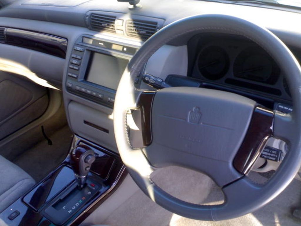 2000 Toyota Crown