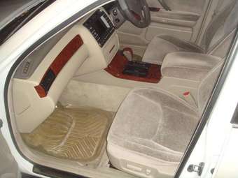 2000 Crown