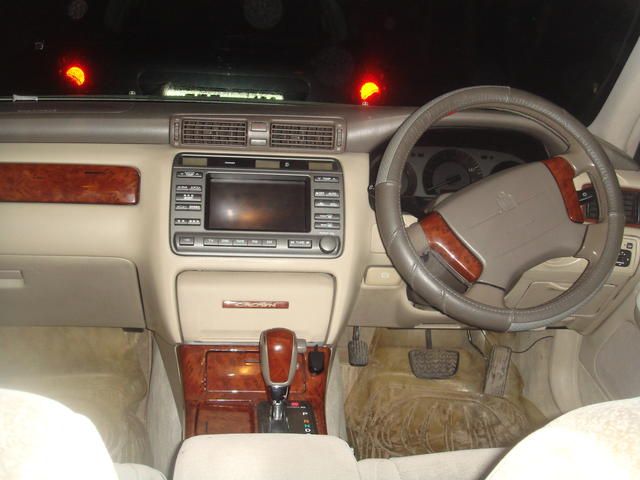 2000 Toyota Crown