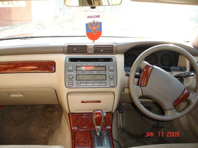 2000 Toyota Crown