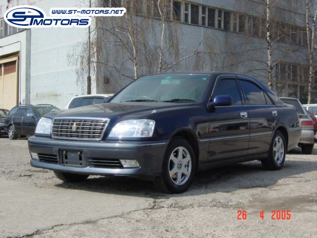 2000 Toyota Crown Photos