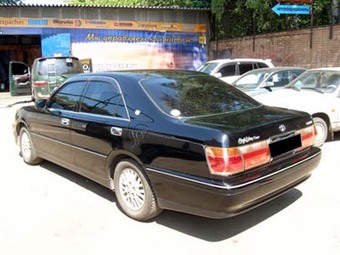 2000 Toyota Crown Images