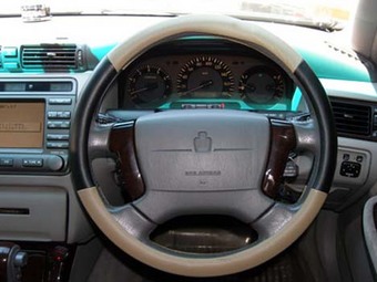 2000 Toyota Crown Pictures