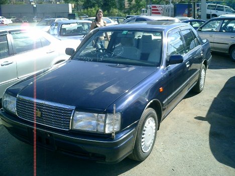 2000 Toyota Crown Pictures