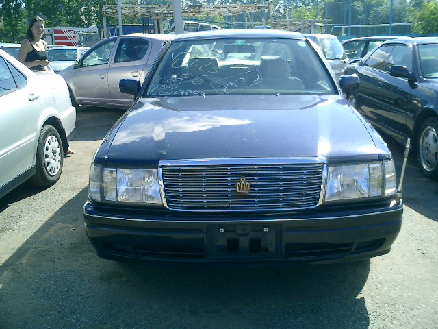 2000 Toyota Crown Photos