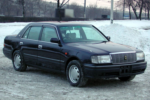 2000 Toyota Crown Photos