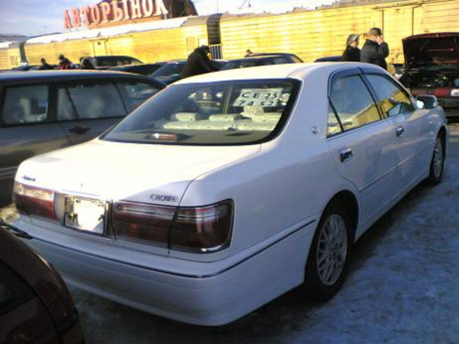 2000 Toyota Crown Pictures