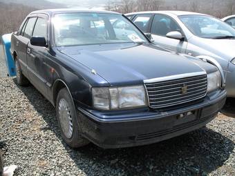 2000 Toyota Crown Pictures