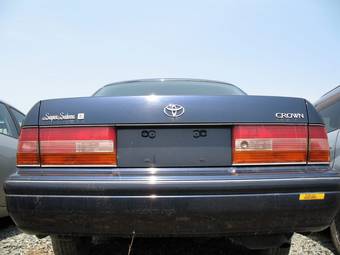 2000 Toyota Crown Pics