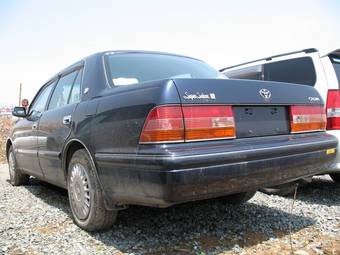 2000 Toyota Crown Pictures