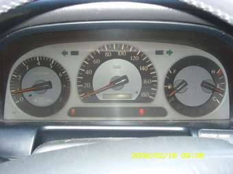 2000 Toyota Crown Pictures