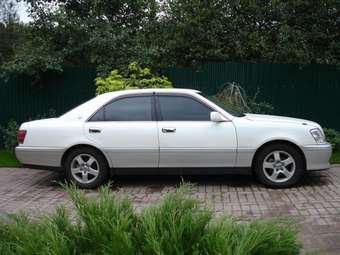 2000 Toyota Crown Pictures