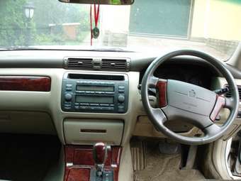 2000 Toyota Crown Pictures