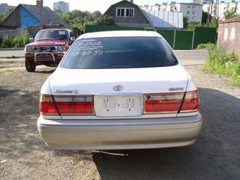 2000 Toyota Crown Images
