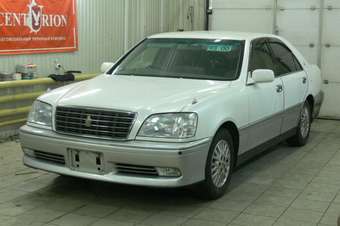 2000 Toyota Crown Pictures