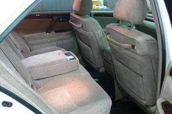 2000 Toyota Crown Photos