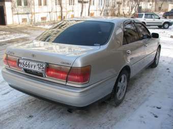 2000 Toyota Crown Photos