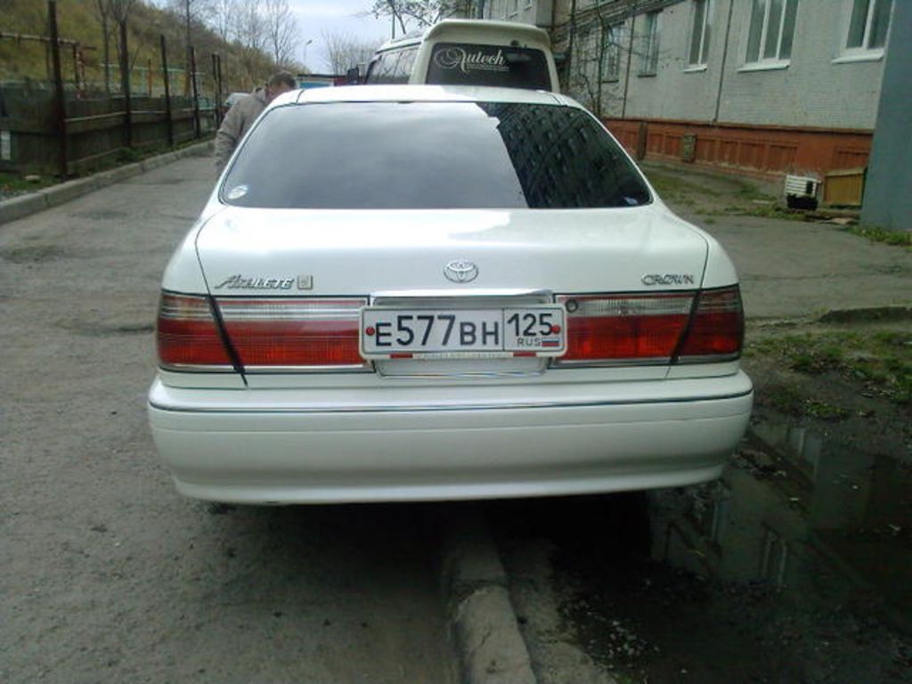 2001 Toyota Crown