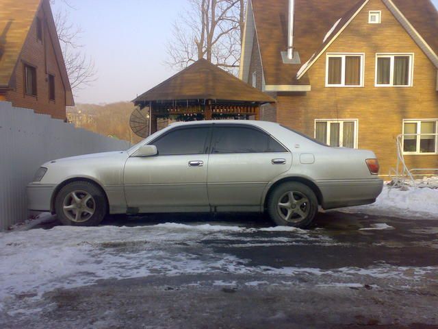 2001 Toyota Crown