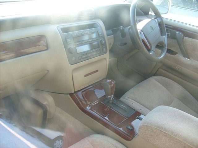 2001 Toyota Crown
